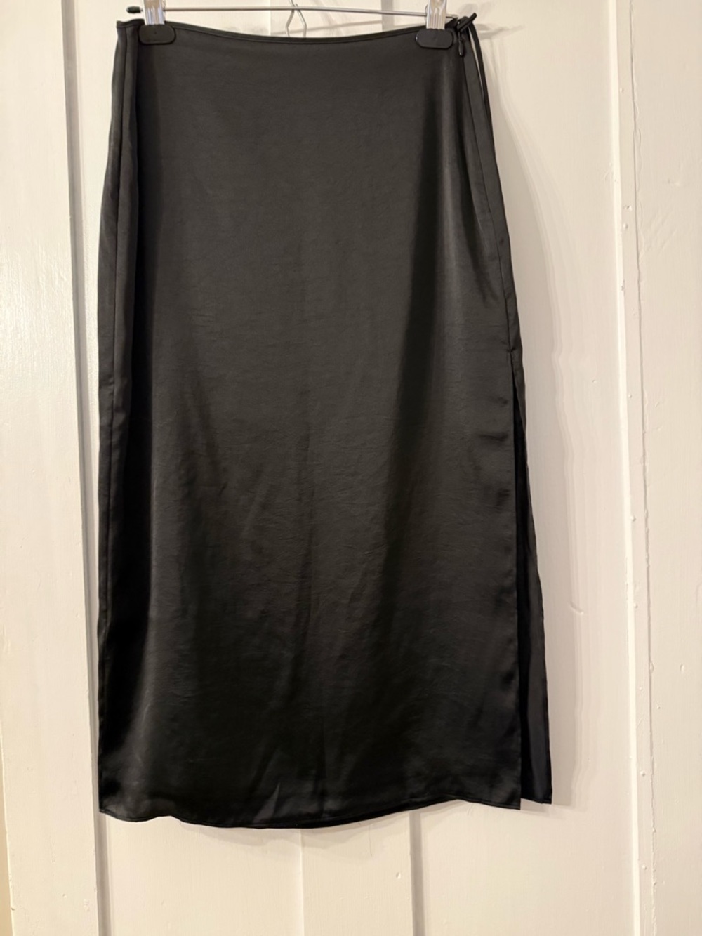 Aritzia Wilfred Black Satin Midi Skirt